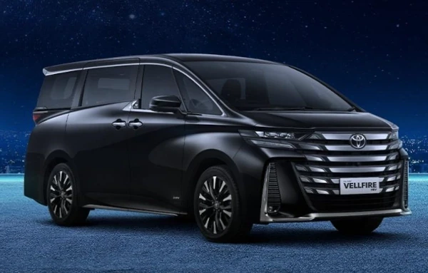 Toyota Probolinggo Vellfire HEV Front