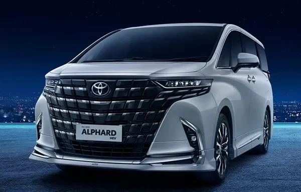 Toyota Probolinggo Alphard HEV Front