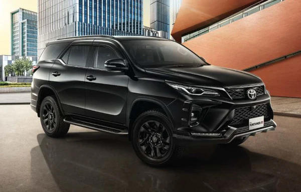 Toyota Probolinggo Fortuner Front